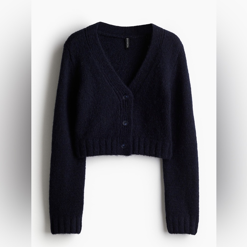 V-NECK CARDIGAN